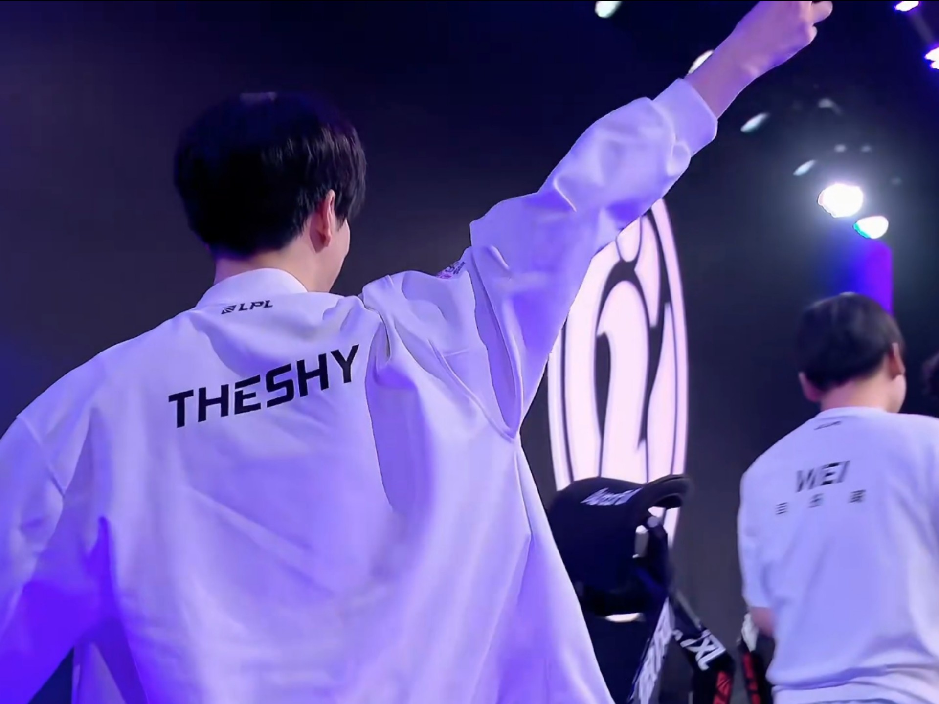 而T方凭借 而T方凭借